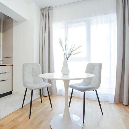 Himson-Blue Apartament Iasi Ngoại thất bức ảnh