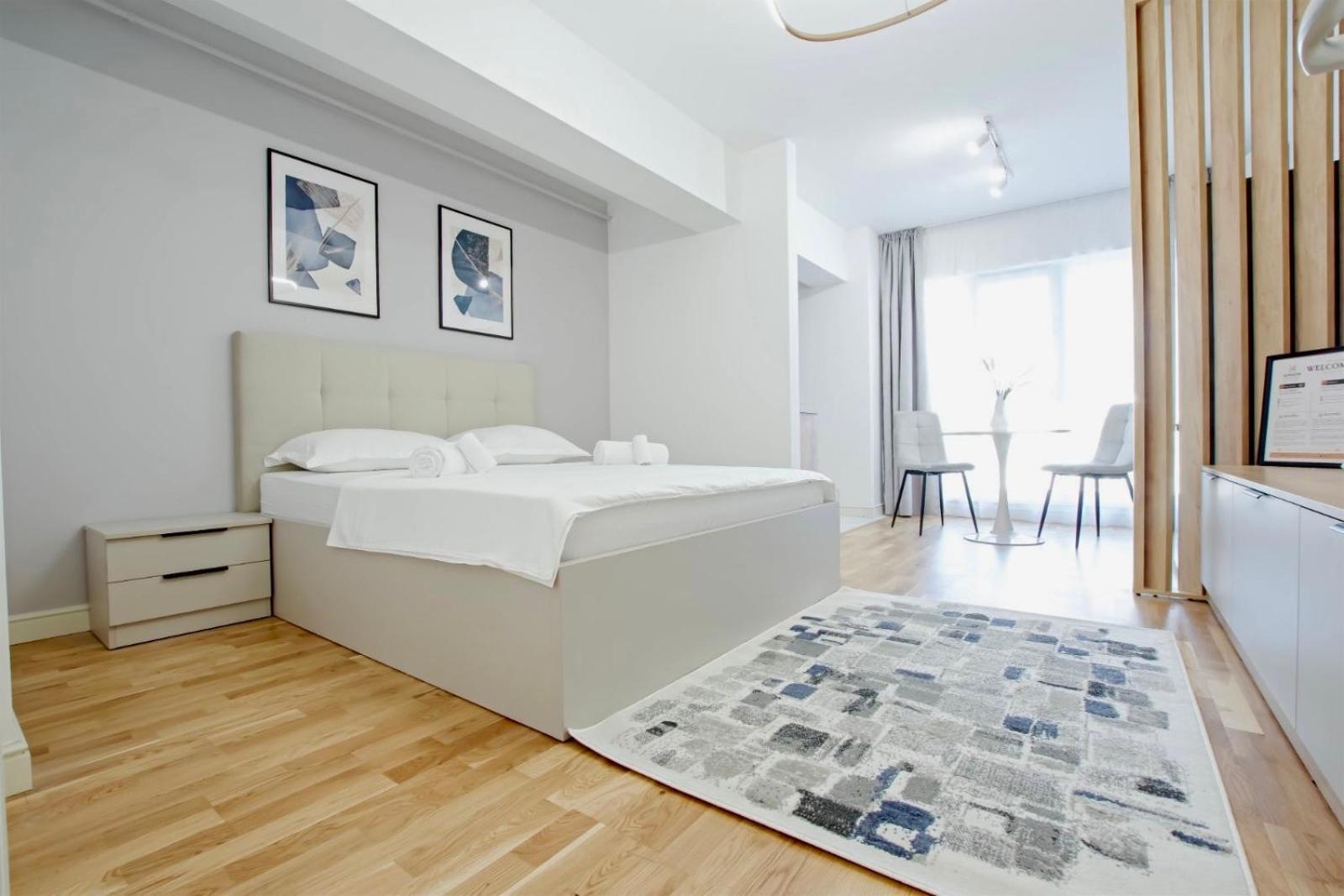 Himson-Blue Apartament Iasi Ngoại thất bức ảnh