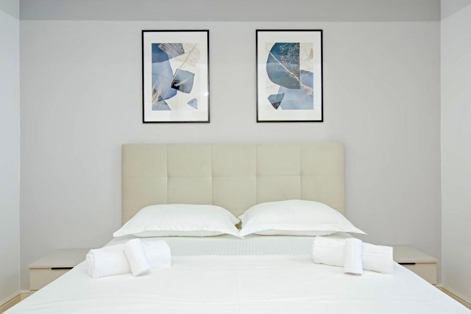 Himson-Blue Apartament Iasi Ngoại thất bức ảnh