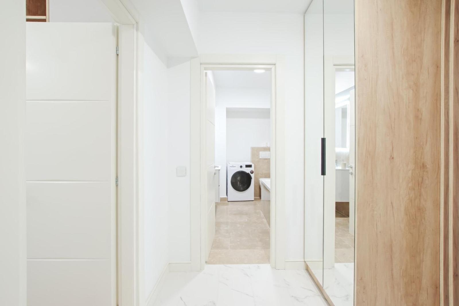 Himson-Blue Apartament Iasi Ngoại thất bức ảnh