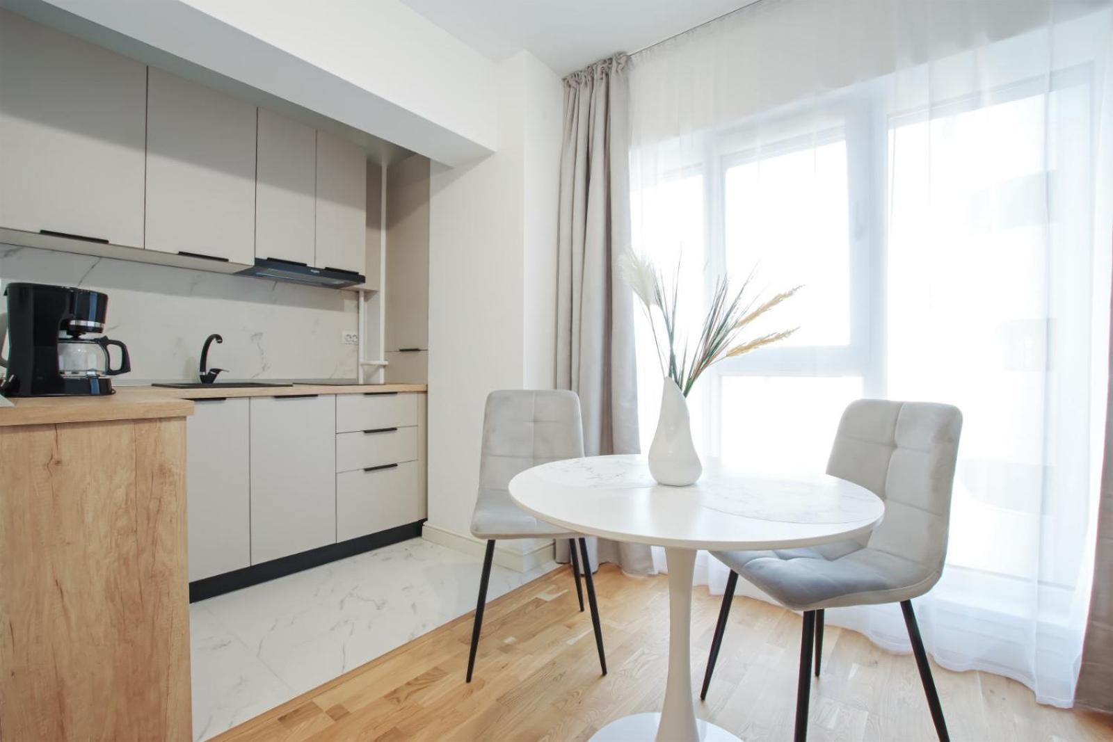 Himson-Blue Apartament Iasi Ngoại thất bức ảnh