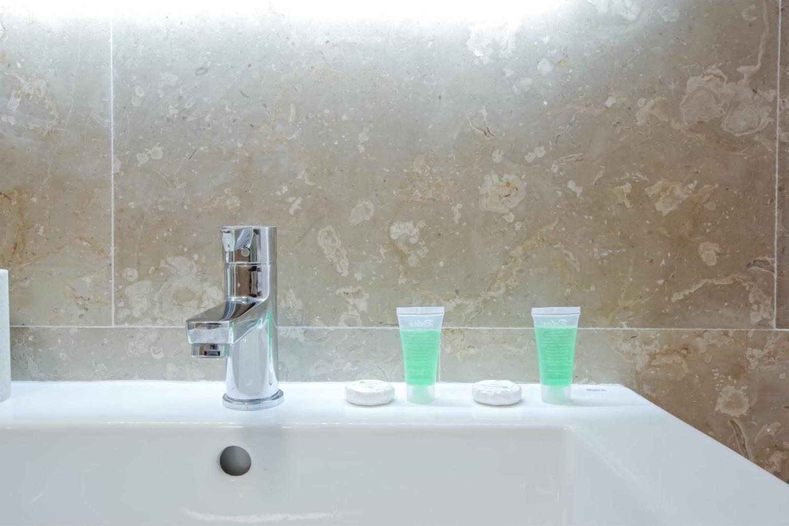 Himson-Blue Apartament Iasi Ngoại thất bức ảnh